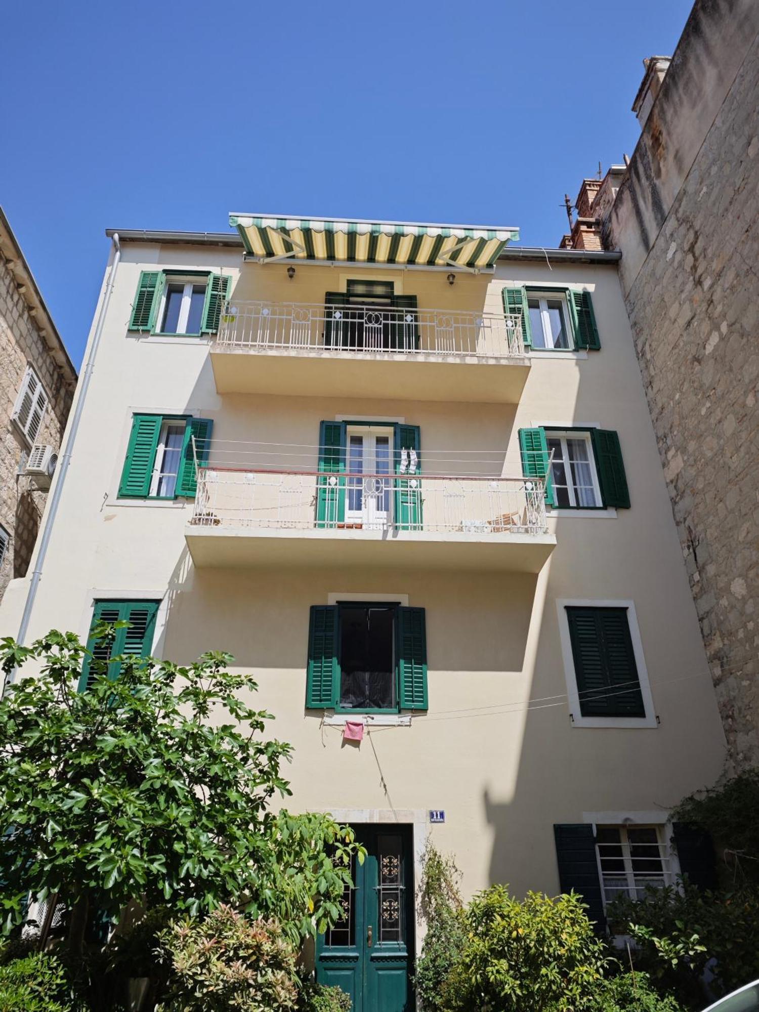 Apartment Central Old Town With Private Indoor Garage Parking 斯普利特 外观 照片
