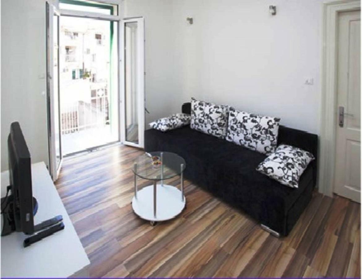Apartment Central Old Town With Private Indoor Garage Parking 斯普利特 外观 照片